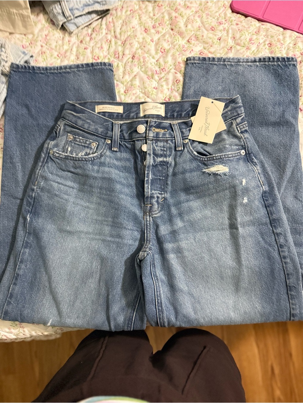 Universal threads 90s baggy jeans. New with tags!!
